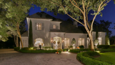 Modern French House: Elegant Interiors & Chic Exteriors