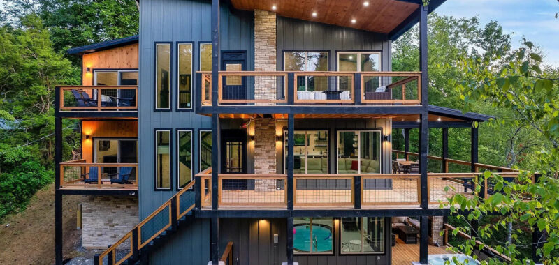 Step Inside A Contemporary Mountain Home