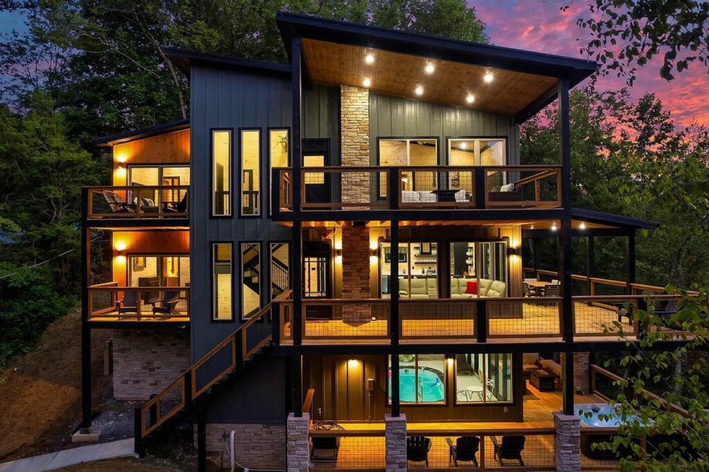 Contemporary-Mountain-Home-Design Covered Lounge Deck