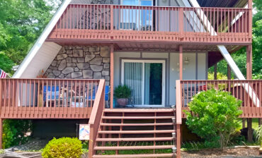 15 A-Frame House Balcony Designs for Curb Appeal