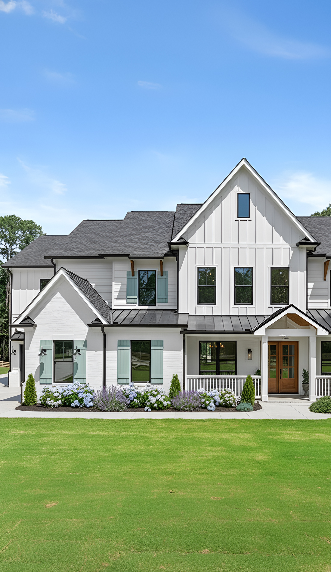 21 Farmhouse Exterior Paint Color Scheme Ideas for Timeless Curb Appeal