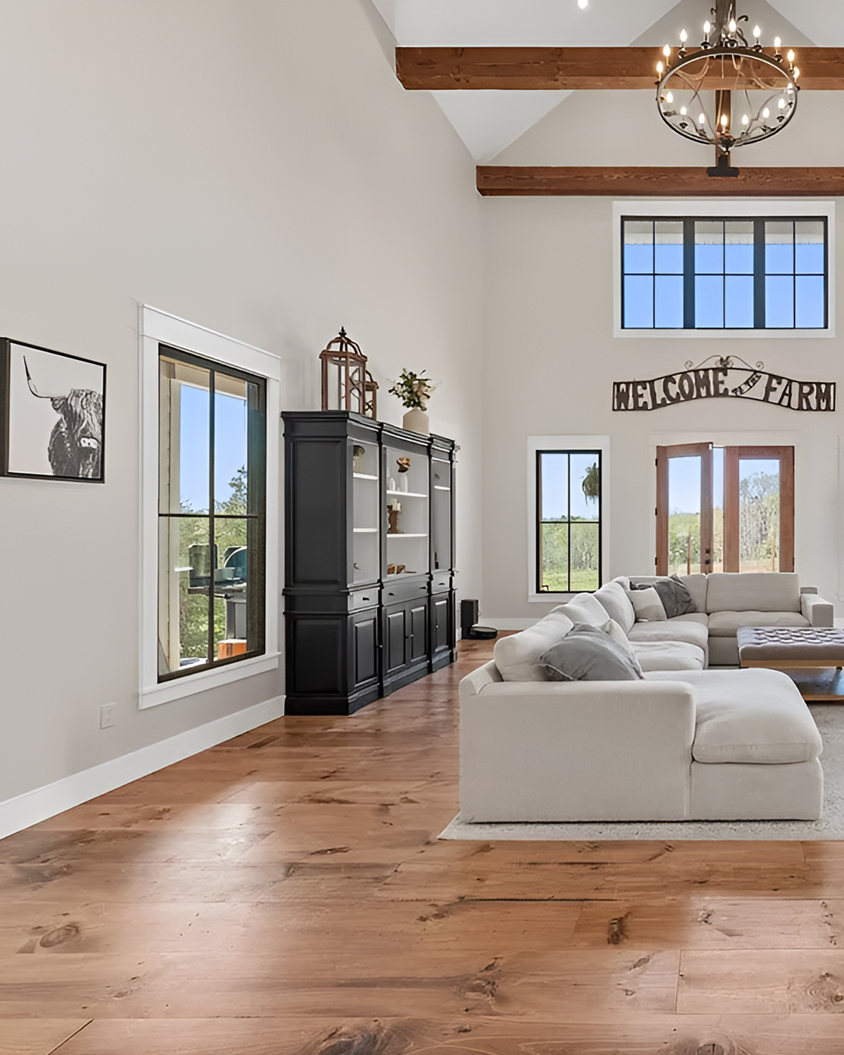 Luxury-Farmhouse-Black Accents