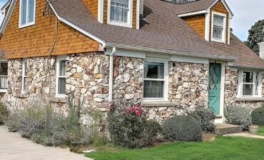 15 Stone Cape Cod House Exterior Ideas for Classic Curb Appeal