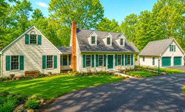 1988 Cape Cod Home Remodel with Cozy Country Charm