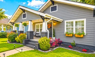 Craftsman House Landscaping Ideas for a Cozy Front Yard