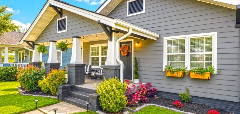 Craftsman House Landscaping Ideas for a Cozy Front Yard