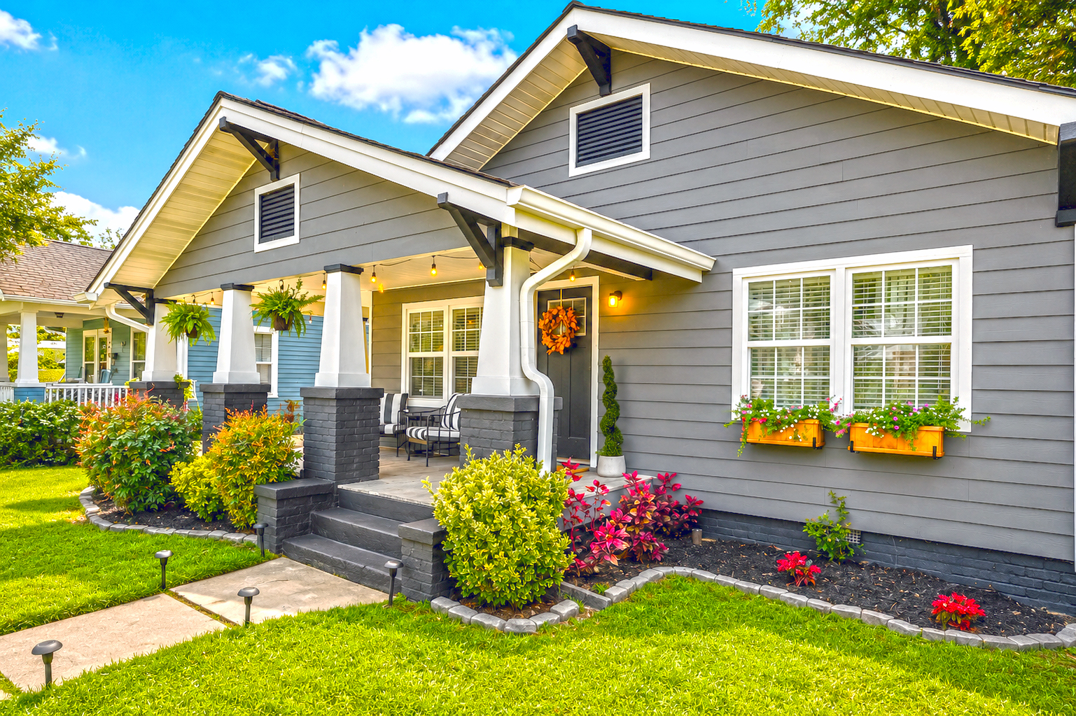 Craftsman House Landscaping Ideas for a Cozy Front Yard