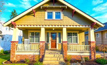 Green Craftsman House Exterior Color Ideas for Timeless Curb Appeal
