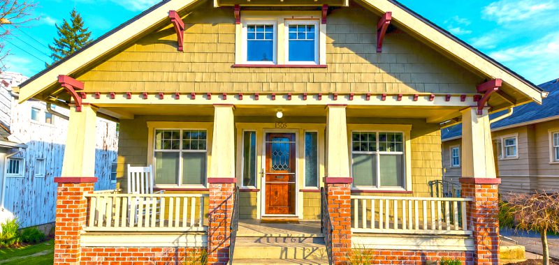 Green Craftsman House Exterior Color Ideas for Timeless Curb Appeal