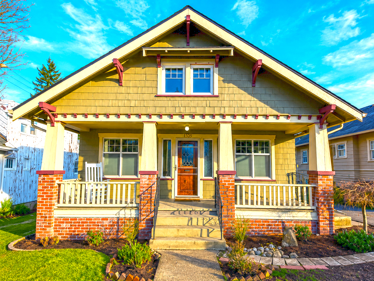 Green Craftsman House Exterior Color Ideas for Timeless Curb Appeal