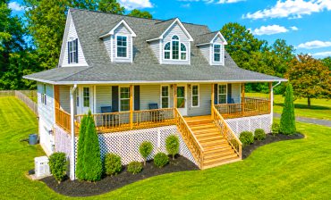 Charming Cape Cod House Exterior