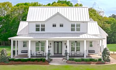 Stunning White Farmhouse Exteriors
