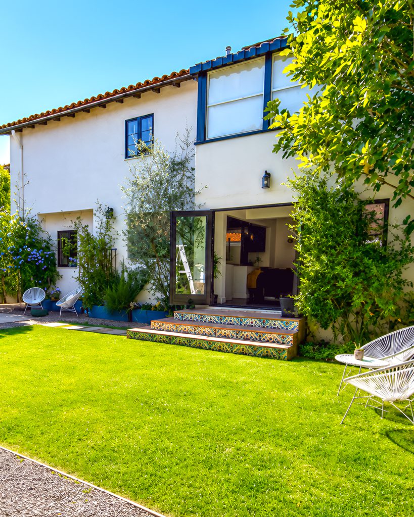 Timeless-Spanish-House-Exterior-Decorative Tile