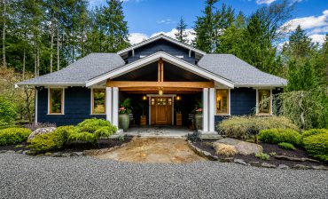 Beautiful Modern Craftsman House Inside and Out
